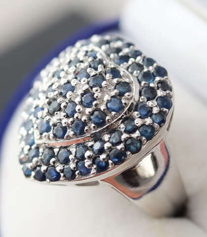 SHOWSTOPPING LARGE HEART SHAPED BLUE SAPPHIRE STERLING SILVER RING. BIG, BOLD & BEAUTIFUL 73 STONES!