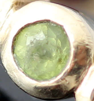 RUBY AND PERIDOT FULL ETERNITY 9CT YELLOW GOLD RING. 375. BIRMINGHAM ASSAY! HEAVY. THICK SHANK