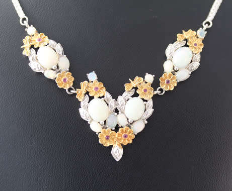 STUNNING HEAVY FLORAL DESIGN FIRE OPAL AND RUBY STERLING SILVER PENDANT AND CHAIN. SOLID 925
