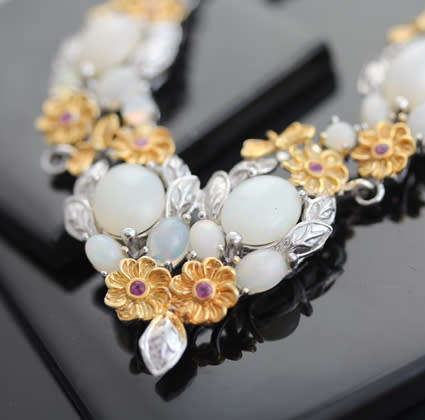 STUNNING HEAVY FLORAL DESIGN FIRE OPAL AND RUBY STERLING SILVER PENDANT AND CHAIN. SOLID 925