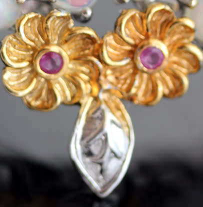 STUNNING HEAVY FLORAL DESIGN FIRE OPAL AND RUBY STERLING SILVER PENDANT AND CHAIN. SOLID 925