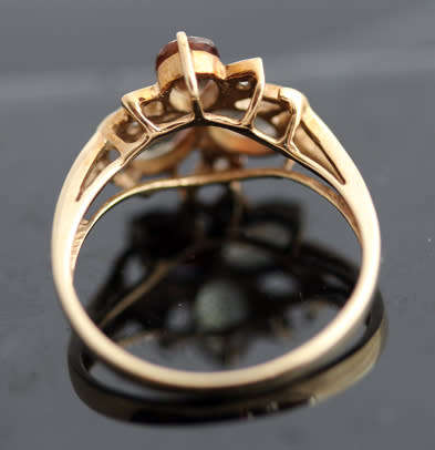 UNUSUAL ANDALUSITE AND DIAMOND 9CT YELLOW GOLD CLUSTER RING BIRMINGHAM ASSAY. CERT AUTHENTICITY incl