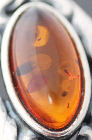 VINTAGE SCROLL DESIGN BALTIC AMBER AND STERLING SILVER RING. 925. AUTHENTIC AMBER FROM POLAND.