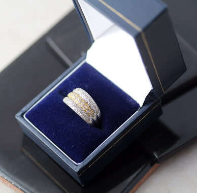 UNUSUAL 9CT WHITE & YELLOW GOLD PAVE 0,45ct DIAMOND RING *JEWELLER CERTIFICATE R16'000* LONDON ASSAY