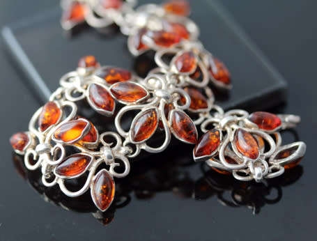 VINTAGE BIG AND BOLD BALTIC AMBER STERLING SILVER BRACELET. 925, GORGEOUS GLOWING AMBER!