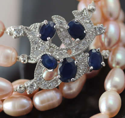 SUMPTUOUS TRIPLE STRAND NATURAL PINK PEARL NECKLACE.  REAL BLUE SAPPHIRE GEMSTONES STERLING SILVER