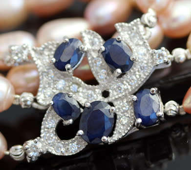 SUMPTUOUS TRIPLE STRAND NATURAL PINK PEARL NECKLACE.  REAL BLUE SAPPHIRE GEMSTONES STERLING SILVER