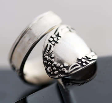 VINTAGE SOLID  STERLING SILVER TEASPOON RING. FLORAL DESIGN. COLLECTABLE PIECE. 925.