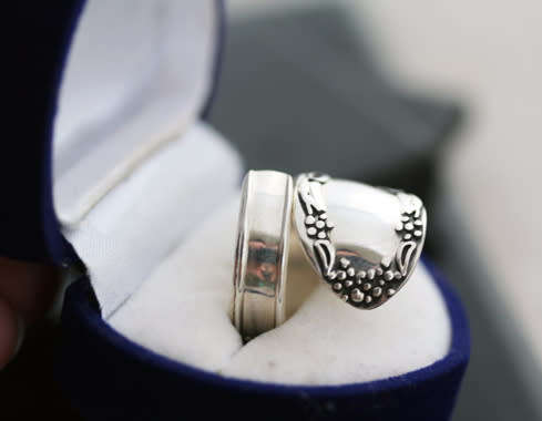 VINTAGE SOLID  STERLING SILVER TEASPOON RING. FLORAL DESIGN. COLLECTABLE PIECE. 925.