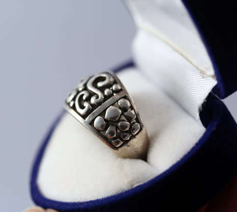 UNUSUAL VINTAGE STERLING SILVER OPENWORK CIGAR BAND RING. 925