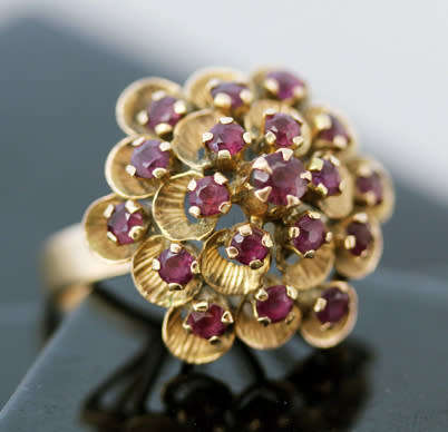 LARGE VINTAGE REAL SPINEL GEMSTONE FLORAL DESIGN 14CT YELLOW GOLD RING. 585
