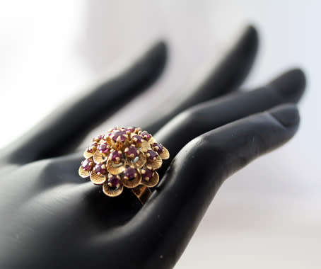 LARGE VINTAGE REAL SPINEL GEMSTONE FLORAL DESIGN 14CT YELLOW GOLD RING. 585