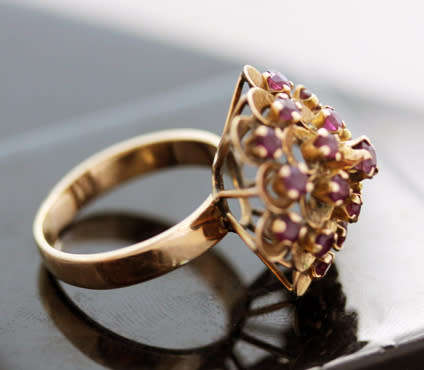 LARGE VINTAGE REAL SPINEL GEMSTONE FLORAL DESIGN 14CT YELLOW GOLD RING. 585