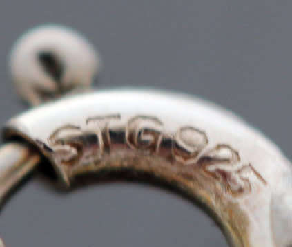 VINTAGE STERLING SILVER AND BALTIC AMBER PENDANT NECKLACE. 925. GOOD WEIGHT 7,18 grams