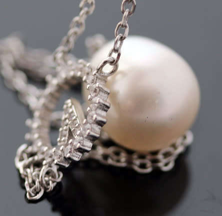 DELICATE LONG Y DESIGN NATURAL PEARL AND CUBIC ZIRCONIA STERLING SILVER PENDANT NECKLACE. 925.