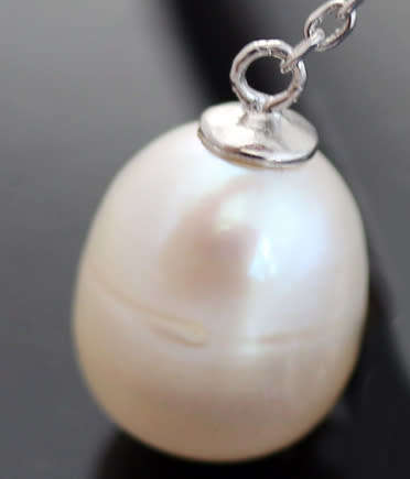 DELICATE LONG Y DESIGN NATURAL PEARL AND CUBIC ZIRCONIA STERLING SILVER PENDANT NECKLACE. 925.