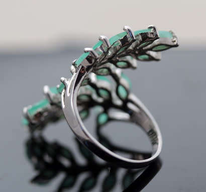 UNUSUAL ORGANIC EMERALD STERLING SILVER LEAF RING. CROSSOVER DESIGN, LONG UP THE FINGER!