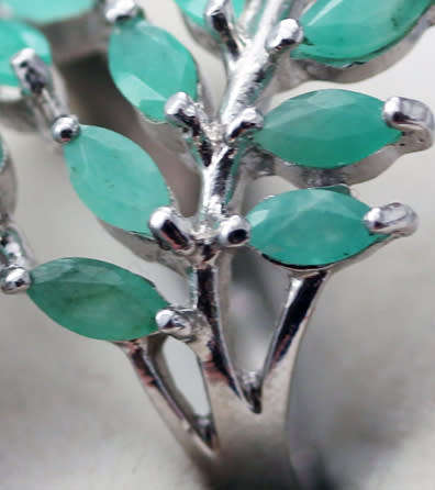 UNUSUAL ORGANIC EMERALD STERLING SILVER LEAF RING. CROSSOVER DESIGN, LONG UP THE FINGER!