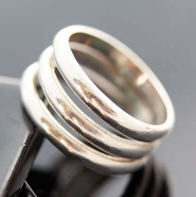 BOLD TRIPLE STRAND MODERN STERLING SILVER RING. 925. HEAVY! 6,83 grams