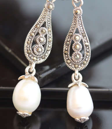 ELEGANT, CLASSIC FRESHWATER PEARL AND MARCASITE STERLING SILVER DROP AND DANGLE EARRINGS. 925