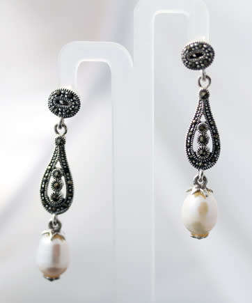 ELEGANT, CLASSIC FRESHWATER PEARL AND MARCASITE STERLING SILVER DROP AND DANGLE EARRINGS. 925