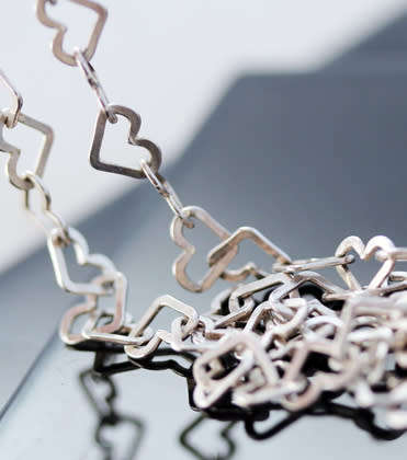 VINTAGE 'MILOR' ITALIAN STERLING SILVER INTERLINKED OPENWORK HEART NECKLACE. 925