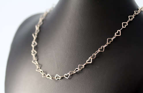 VINTAGE 'MILOR' ITALIAN STERLING SILVER INTERLINKED OPENWORK HEART NECKLACE. 925