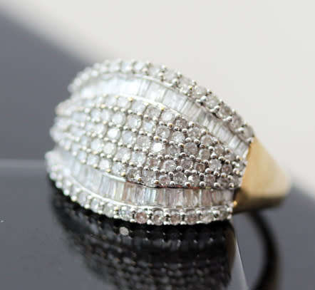 GORGEOUS DIAMOND CLUSTER 9CT YELLOW GOLD RING 1,75CT DIAMONDS! * JEWELLER'S EVALUATION R 56'000.00*