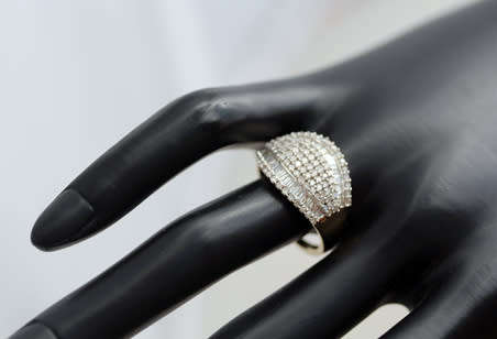 GORGEOUS DIAMOND CLUSTER 9CT YELLOW GOLD RING 1,75CT DIAMONDS! * JEWELLER'S EVALUATION R 56'000.00*