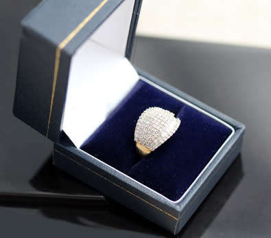 GORGEOUS DIAMOND CLUSTER 9CT YELLOW GOLD RING 1,75CT DIAMONDS! * JEWELLER'S EVALUATION R 56'000.00*