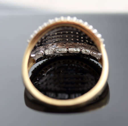 GORGEOUS DIAMOND CLUSTER 9CT YELLOW GOLD RING 1,75CT DIAMONDS! * JEWELLER'S EVALUATION R 56'000.00*