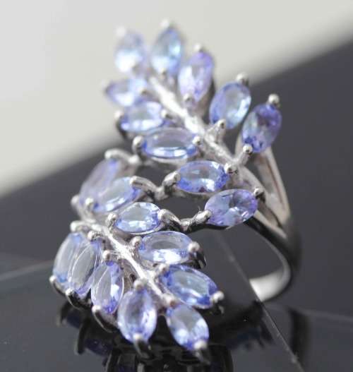BEAUTIFUL LEAF DESIGN NATURAL TANZANITE 0,53ct GEMSTONE STERLING SILVER RING. 6,8 grams