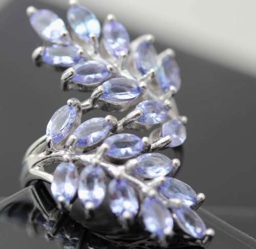 BEAUTIFUL LEAF DESIGN NATURAL TANZANITE 0,53ct GEMSTONE STERLING SILVER RING. 6,8 grams