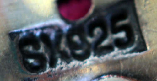 STRIKING VINTAGE PEBBLED TURQUOISE AND RUBY STERLING SILVER RING. 925. LARGE DOMED RING HEAD.