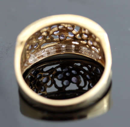 GORGEOUS TANZANITE & DIAMOND FLORAL DESIGN 9CT YELLOW&WHITE GOLD RING. *JEWELLER EVALUATION R8'000*