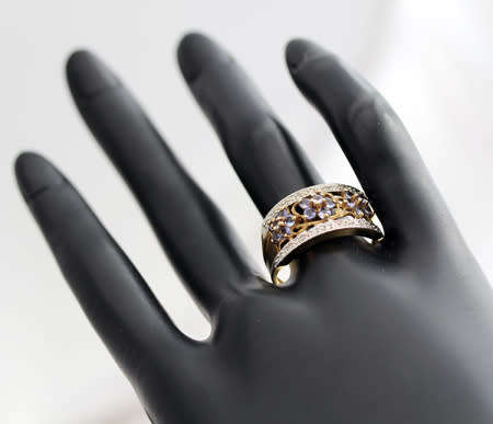 GORGEOUS TANZANITE & DIAMOND FLORAL DESIGN 9CT YELLOW&WHITE GOLD RING. *JEWELLER EVALUATION R8'000*