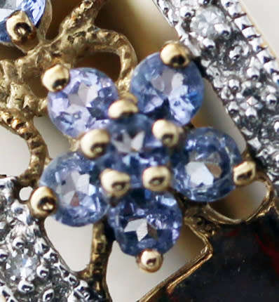 GORGEOUS TANZANITE & DIAMOND FLORAL DESIGN 9CT YELLOW&WHITE GOLD RING. *JEWELLER EVALUATION R8'000*