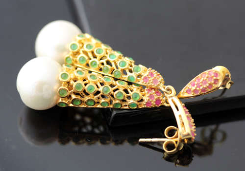STRIKING CONTEMPORARY RUBY, EMERALD AND BAROQUE PEARL GOLD-HUED STERLING SILVER DANGLY EARRINGS. 925