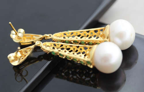 STRIKING CONTEMPORARY RUBY, EMERALD AND BAROQUE PEARL GOLD-HUED STERLING SILVER DANGLY EARRINGS. 925