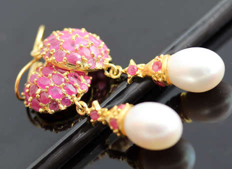 SUMPTUOUS RUBY AND PEARL GOLD-HUED STERLING SILVER DROP & DANGLE EARRINGS. 925