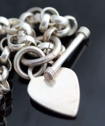 COLLECTABLE VINTAGE STERLING SILVER CABLE CHAIN HEART TAG BRACELET WITH TOGGLE CLOSE