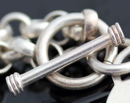 COLLECTABLE VINTAGE STERLING SILVER CABLE CHAIN HEART TAG BRACELET WITH TOGGLE CLOSE