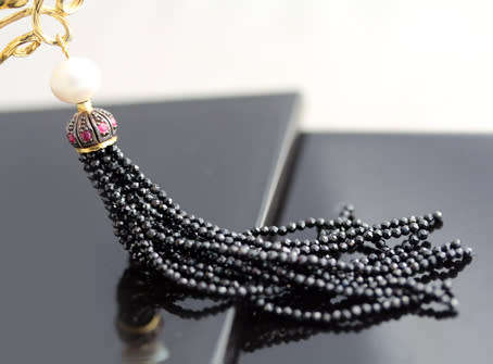 LONG WHIMSICAL FACE PENDANT LARGE DOUBLE STRAND PEARL NECKLACE BLACK SPINEL TASSEL STER SILVER 71 gr