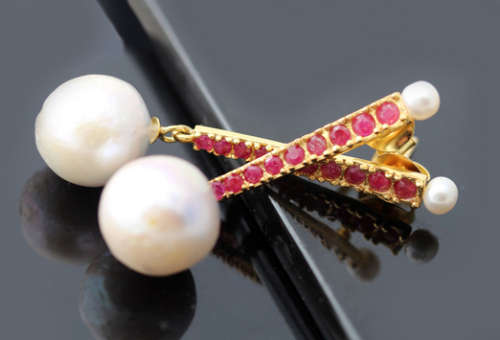 LONG DRAMATIC DROP & DANGLE EARRINGS WITH BAROQUE PEARLS & RUBIES IN GOLD-HUED STERLING SILVER. 925