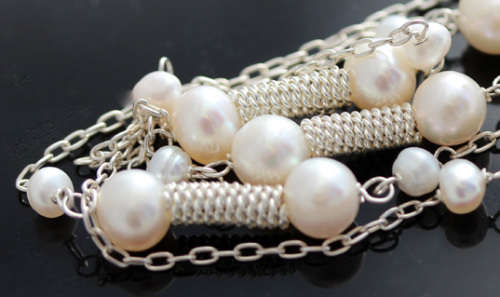 GORGEOUS VERY LONG FEMININE STERLING SILVER AND BAROQUE PEARL NECKLACE. 82 CM LONG! 925