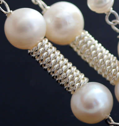 GORGEOUS VERY LONG FEMININE STERLING SILVER AND BAROQUE PEARL NECKLACE. 82 CM LONG! 925