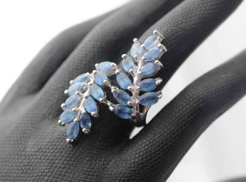GORGEOUS LONG REAL BLUE SAPPHIRE STERLING SILVER RING. EXTENDED LEAF DESIGN