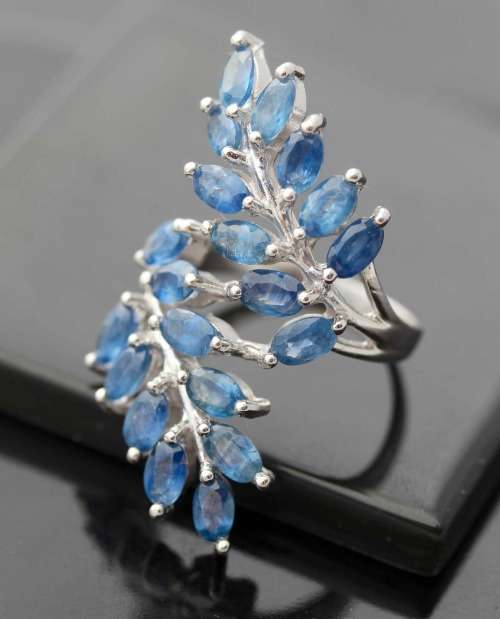 GORGEOUS LONG REAL BLUE SAPPHIRE STERLING SILVER RING. EXTENDED LEAF DESIGN