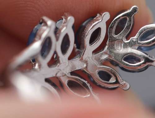 GORGEOUS LONG REAL BLUE SAPPHIRE STERLING SILVER RING. EXTENDED LEAF DESIGN