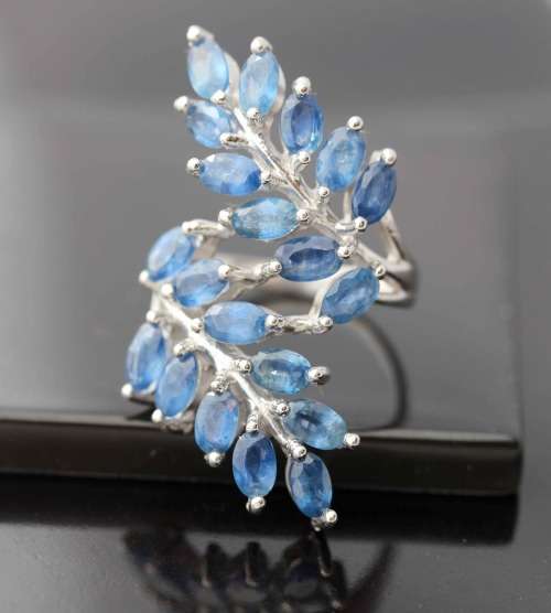 GORGEOUS LONG REAL BLUE SAPPHIRE STERLING SILVER RING. EXTENDED LEAF DESIGN